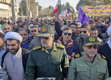 حضور مردم شهرستان مرزی پارس‌آباد در جشن انقلاب