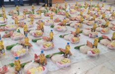 توزیع ۲۵۰بسته های معیشتی به مناسبت ایام فاطمیه در پارس آباد